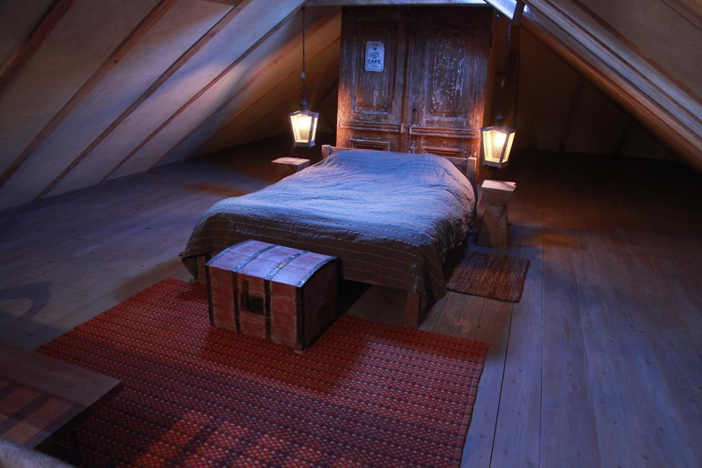 Dwor Dawidy Bed & Breakfast Mlynary Oda fotoğraf
