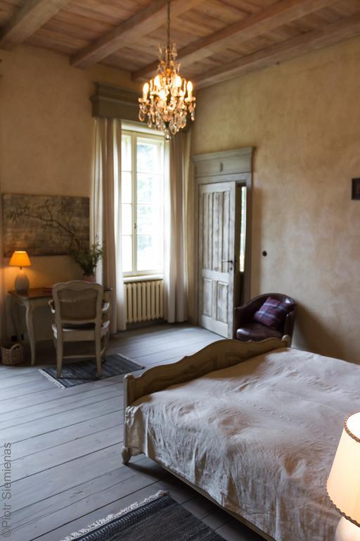 Dwor Dawidy Bed & Breakfast Mlynary Oda fotoğraf