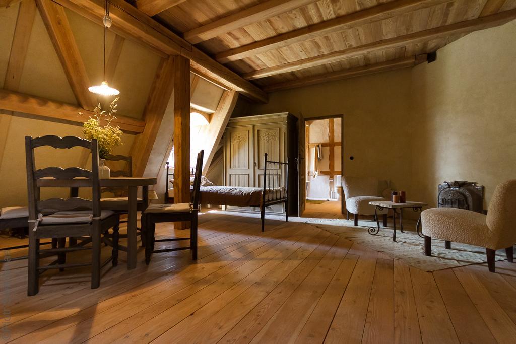 Dwor Dawidy Bed & Breakfast Mlynary Oda fotoğraf